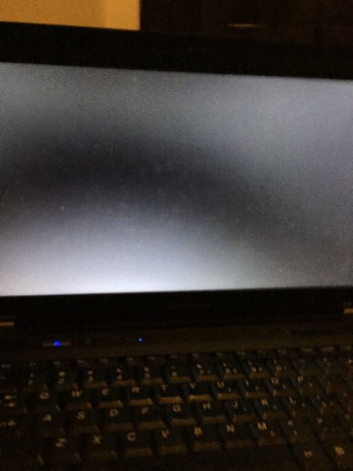 笔记本电脑windows7卡在黑屏怎么办-雪白的乌云
